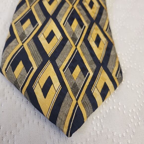 Tom James Yellow  & Navy Printed Tie - Picture 2 of 6